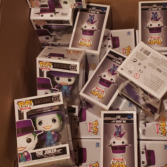 FUNKO POP THE JOKER NEW IN BOX - Picture 3 of 11